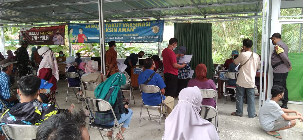 Bhabinkamtibmas Hargorejo Monitoring Vaksinasi